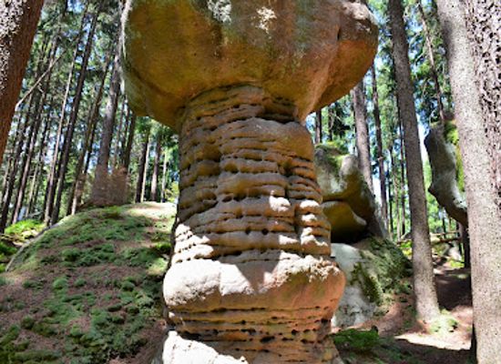poland/stolowe-mountains/attraction/skalne-grzyby-w-pn-gor-stolowych