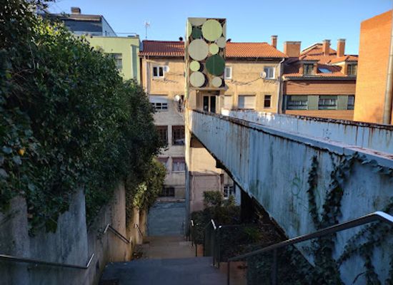spain/oviedo/attraction/ascensor-de-acceso-a-los-jardines-de-la-rodriga