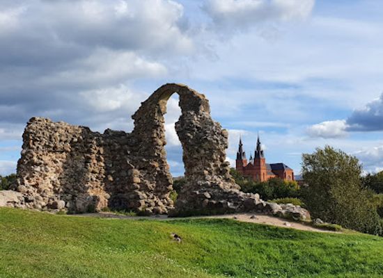 latvia/latgale/attraction/rezekne-hillfort-with-the-livonian-order-castle-ruins