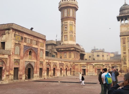 pakistan/central-punjab/attraction/fakir-khana-museum