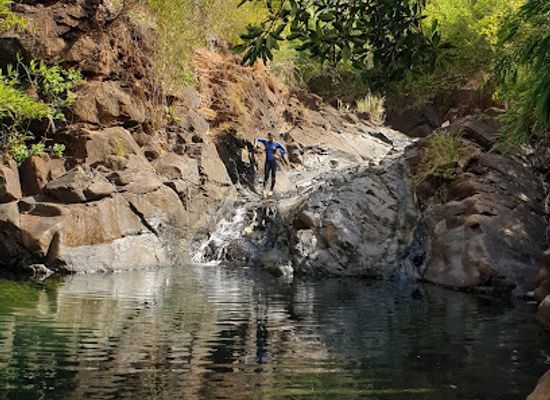 philippines/anawangin-cove/attraction/linasin-falls