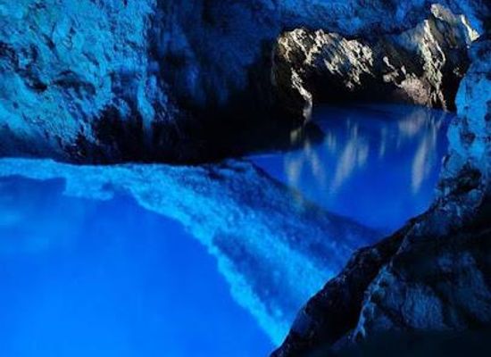 croatia/dalmatia/attraction/hello-blue-cave-boat-tours