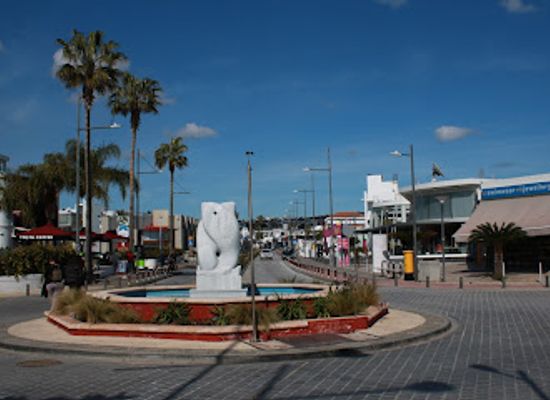 cyprus/nissi-beach/attraction/Syntribani-Dyo-Psarion
