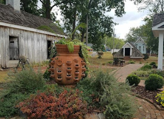 alabama/central-alabama/attraction/helen-keller-birthplace