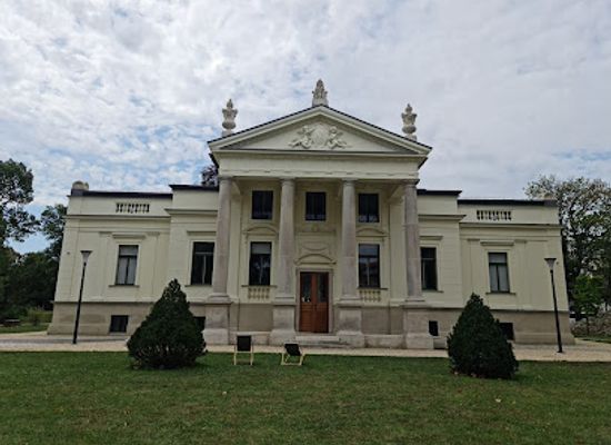 hungary/sopron-region/attraction/lenck-villa-soproni-muzeum-neprajzi-kiallitas