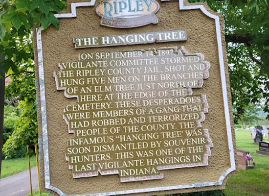 indiana/versailles-state-park/attraction/the-hanging-tree