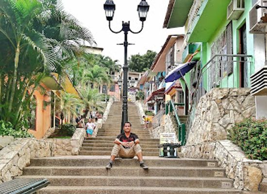 ecuador/guayaquil/attraction/cerro-santa-ana