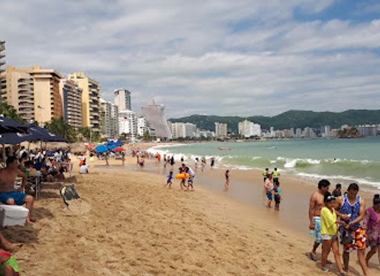 mexico/acapulco/acapulco-dorado/attraction/playa-papagayo