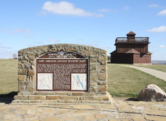 north-dakota/fort-abraham-lincoln-state-park/attraction/mandan-village-historic-site