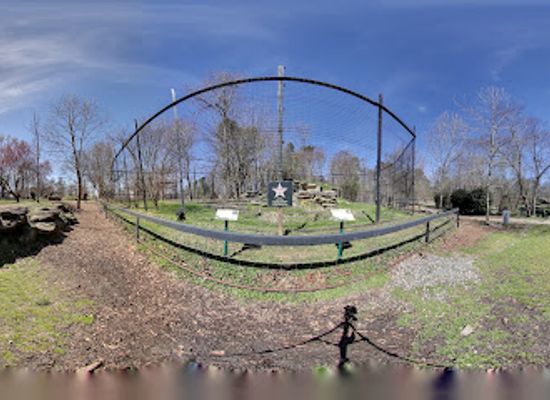 south-carolina/caesars-head-state-park/attraction/hollywild-animal-preserve