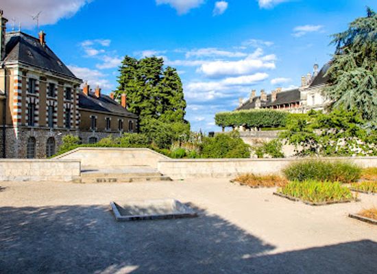 france/centre-val-de-loire/attraction/tiltyards-park