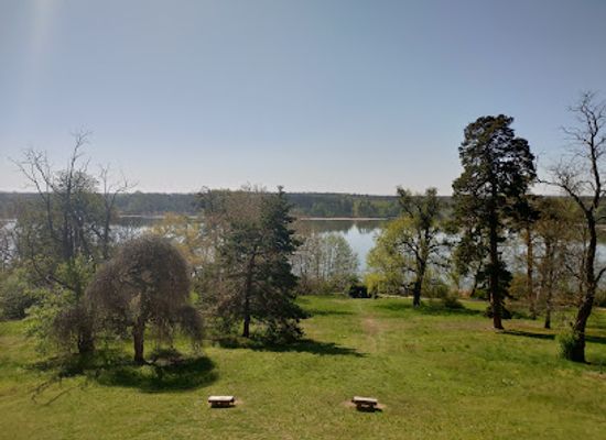 czechia/palava/attraction/rybnicni-zamecek