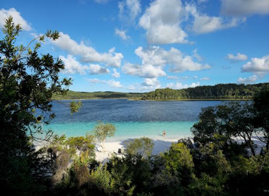 australia/fraser-coast/attraction/lake-mckenzie