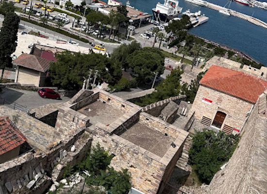 turkiye/cesme/attraction/cezayirli-gazi-hasan-pasa-monument