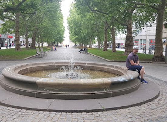 germany/dresden/attraction/rundbrunnen-goldene-reiter-blick
