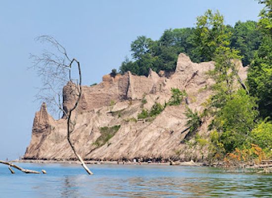 new-york/finger-lakes/attraction/chimney-bluffs-state-park