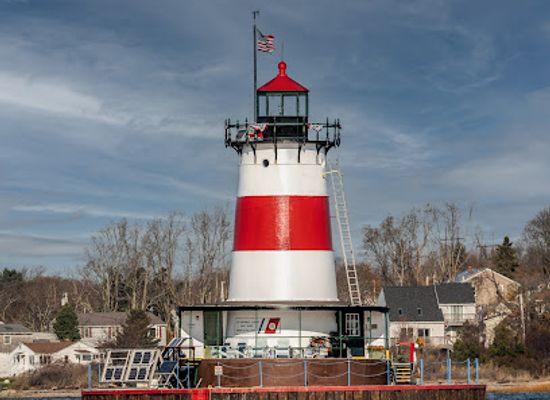 massachusetts/the-islands/attraction/borden-flats-lighthouse