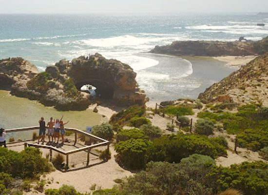 australia/mornington-peninsula/attraction/london-bridge-lookout