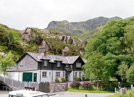 united-kingdom/snowdonia-national-park/attraction/yha-idwal-cottage