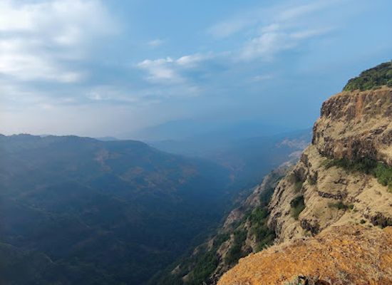 india/mahabaleshwar/attraction/china-main-waterfall