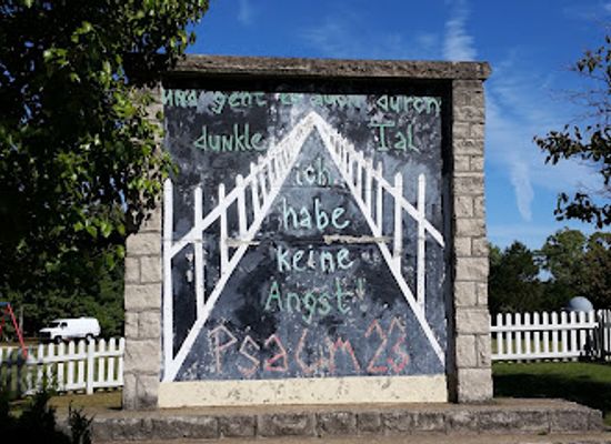 arkansas/eureka-springs/attraction/section-of-the-berlin-wall
