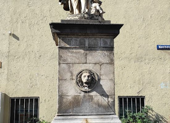 germany/wurzburg/attraction/ceresbrunnen