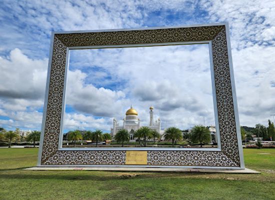 brunei/tutong-river/attraction/bibd-frame-brunei-darussalam