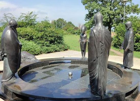 hungary/tatabanya/attraction/garden-of-philosophers