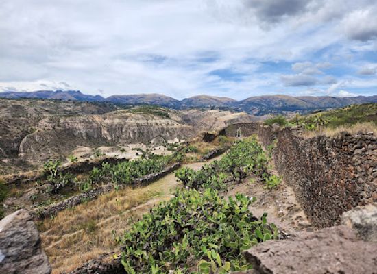 peru/huancavelica/attraction/complejo-arqueologico-wari