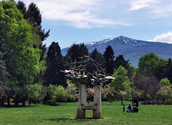 bulgaria/sofia-valley/attraction/pigeons-statue
