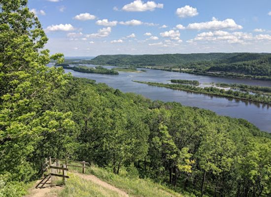wisconsin/driftless-area/attraction/perrot-state-park