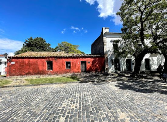 uruguay/colonia-del-sacramento/barrio-historico/attraction/calle-de-los-suspiros