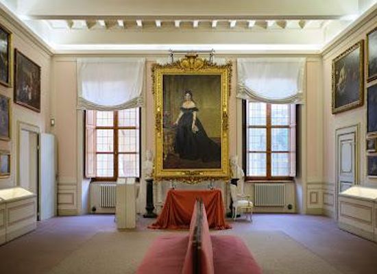 italy/lucca/attraction/museo-nazionale-di-palazzo-reale