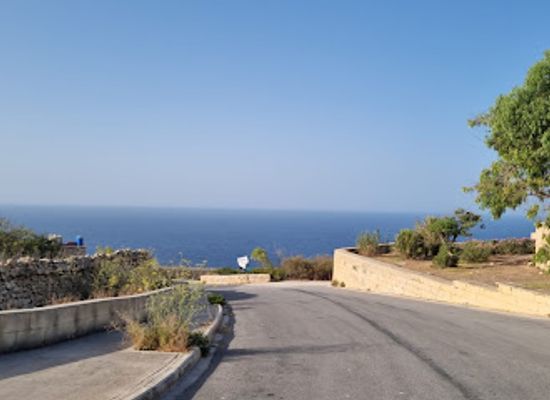malta/fawwara-area/attraction/ghar-il-hamiem