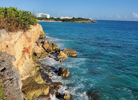 sint-maarten/little-bay-beach/attraction/beach-of-cupecoy