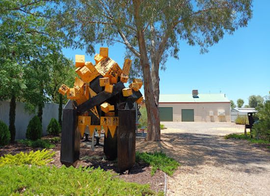 australia/far-west/attraction/pro-hart