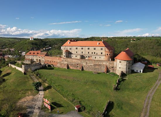 czechia/south-moravia/attraction/dolni-kounice-castle