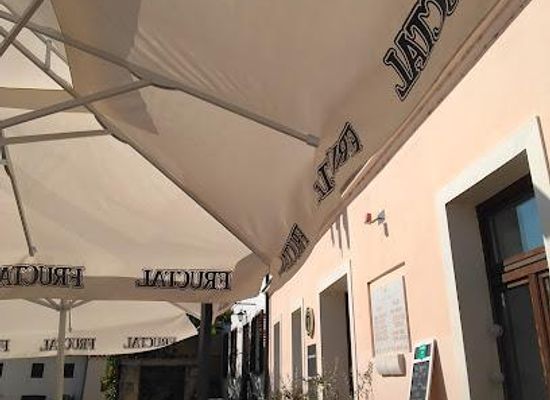 slovenia/skofja-loka/attraction/darovi-vipavske-wine-bar-and-local-shop