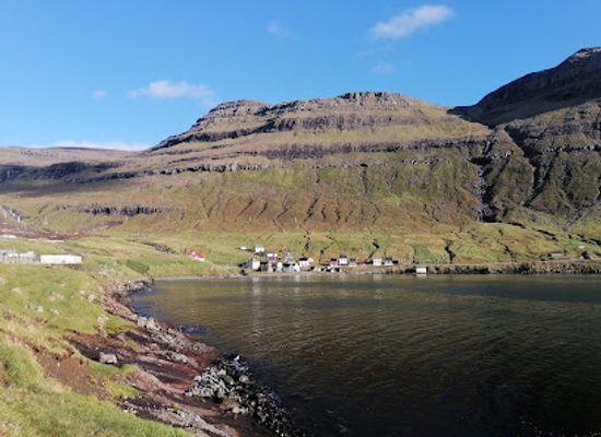 faroe-islands/sandoy/attraction/svartidalurfoss
