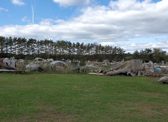 wisconsin/southeast-wisconsin/attraction/fast-fiberglass-mold-graveyard