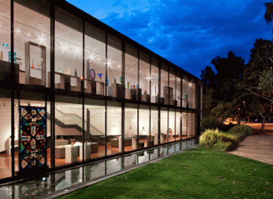australia/riverina/attraction/wagga-wagga-art-gallery-national-art-glass-gallery