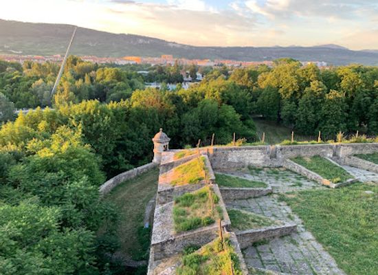 spain/navarre/attraction/portal-of-zumalacarregui