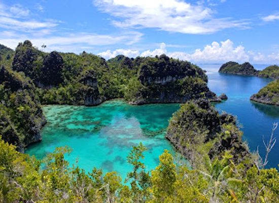 indonesia/west-papua/attraction/star-lagoon
