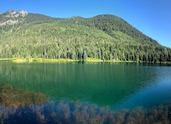 washington/snoqualmie-pass/attraction/gold-creek-pond-picnic-ground