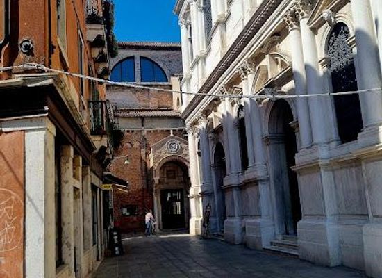 italy/venice/attraction/scuola-grande-dei-carmini