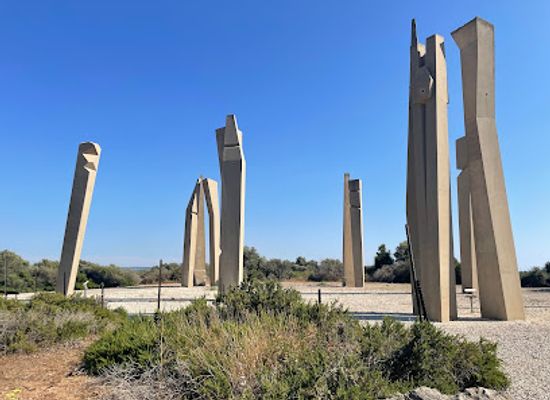 israel/haifa-district/attraction/a-monument-to-those-fallen-sons-of-carmel-beach