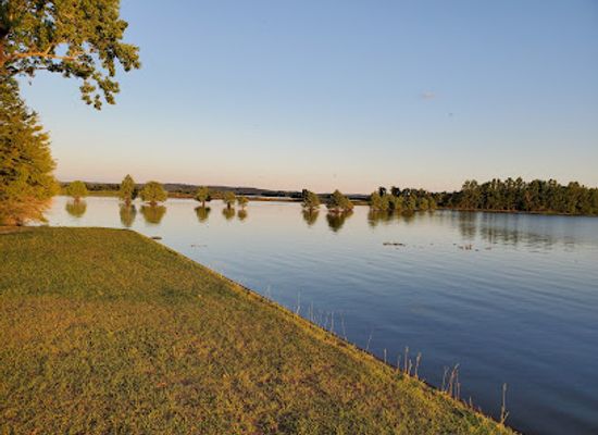alabama/chattahoochee-river/attraction/lakepoint-state-park