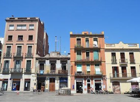 spain/barcelona/attraction/placa-del-sol