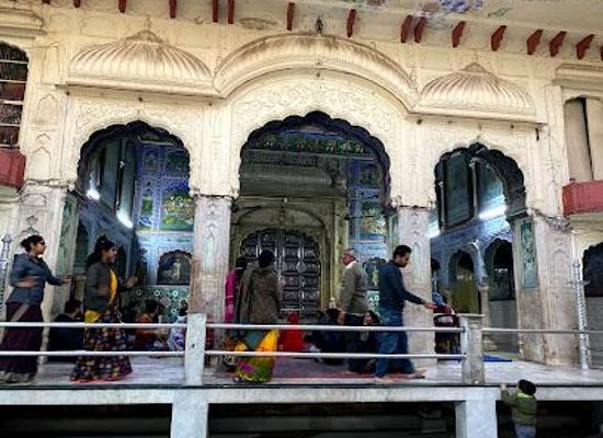 india/jaipur/attraction/shri-radha-gopinath-ji-temple-jaipur