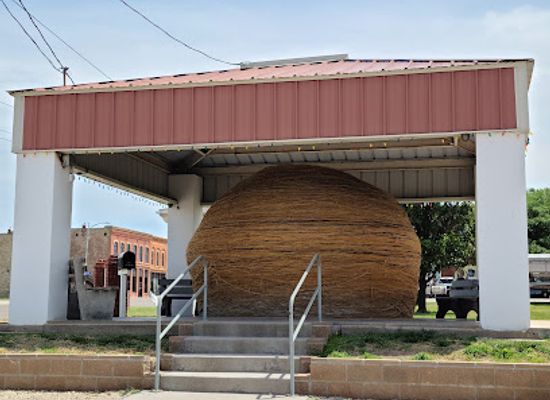 kansas/sappa-park/attraction/world-s-largest-ball-of-twine